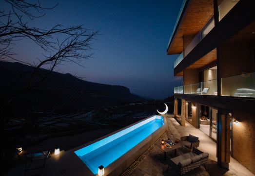 徊境·元阳山居外景图