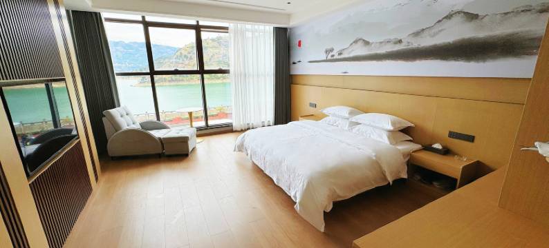 枫情盛世酒店(奉节夔门广场店)图片