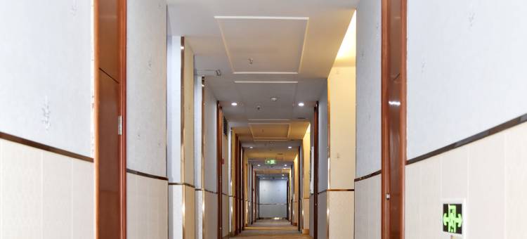 镇康啰细瑟国际大酒店图片