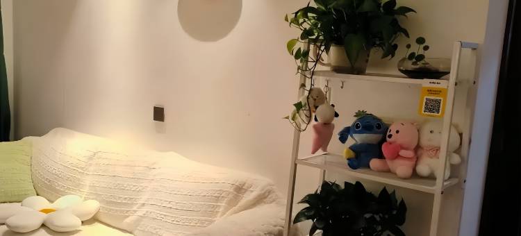 虫虫太空舱国际青旅(岗厦地铁站店)图片
