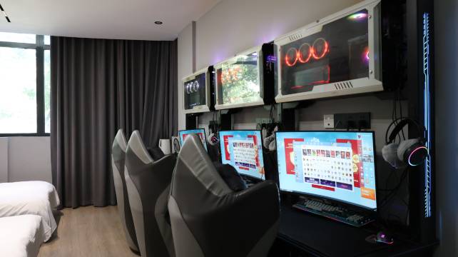 常山撸友电竞酒店(东明湖公园店)图片