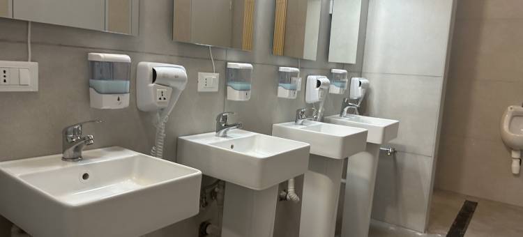 康福特霍特尔斯霍斯特巴里中央塞尔夫切克因(CconfortHotels Host Bari Centrale)图片