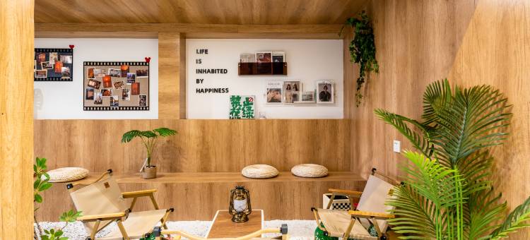 无隐良居酒店(弥勒中龙时代中心店)图片