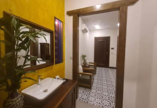 Villa Romduol Hotel Overview