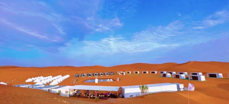 宇宙探索沙漠露营地图片