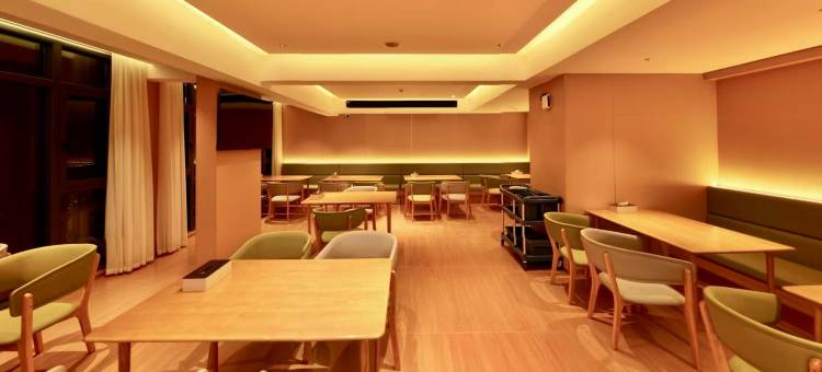 南昌尼克电竞酒店(磨盘山森林公园店)图片