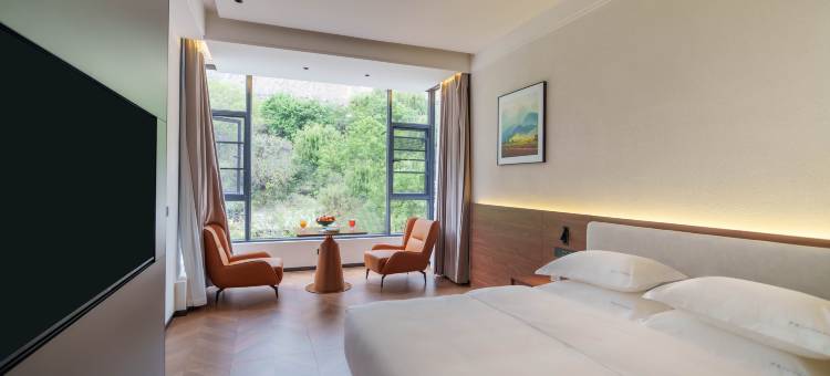 寄情山水间温泉度假酒店图片