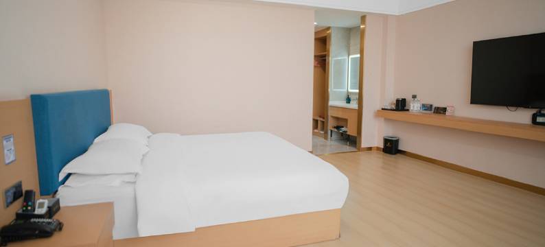 金色阳光酒店(库车南湖公园店)图片