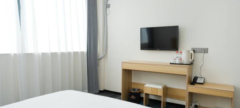 前京观海酒店(金山城市沙滩金山卫火车站店)图片