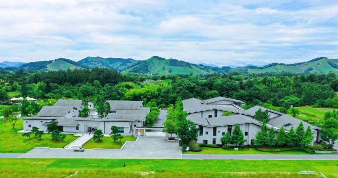 安吉绿郡龙山驿酒店图片