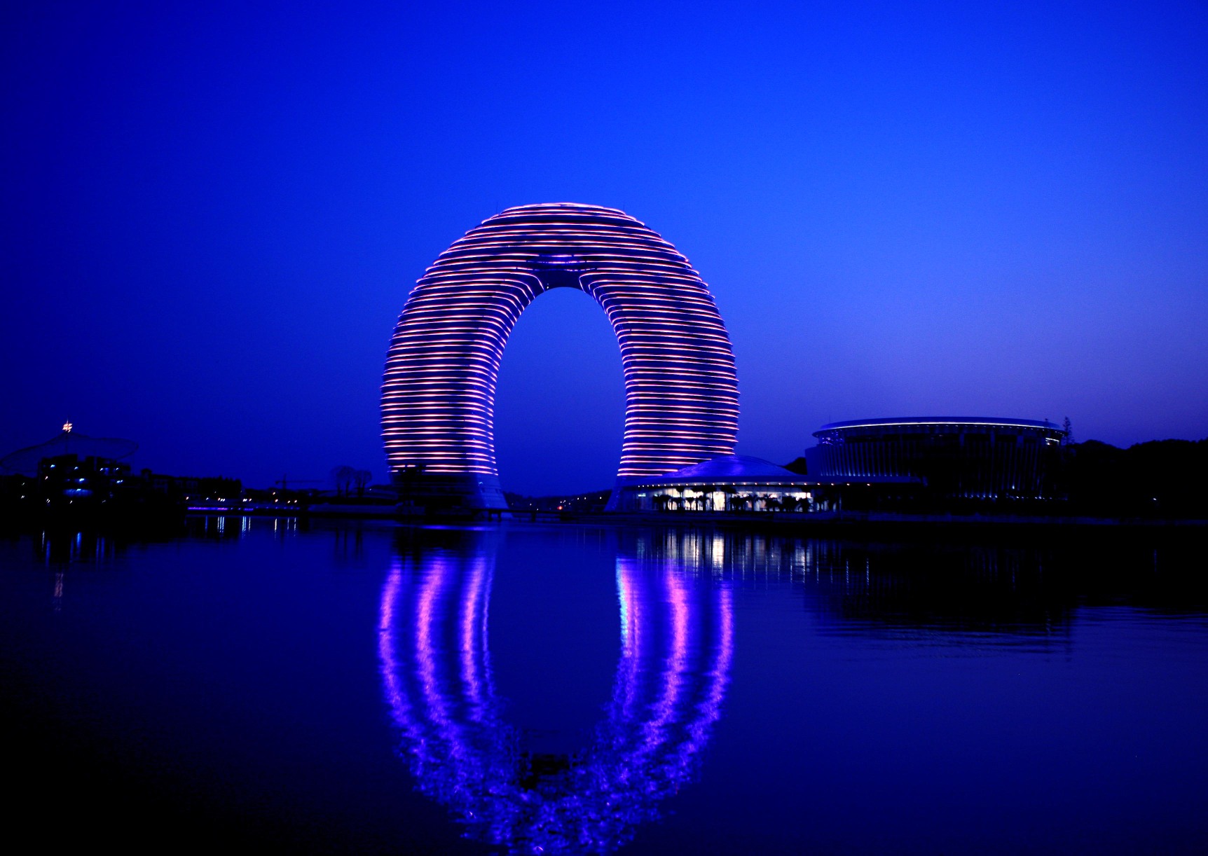 TAI LAKE DREAMLOHAS VILLA RESORT Over view