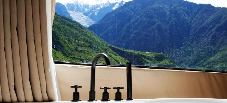 德钦茸洽·梅里秘境山居图片