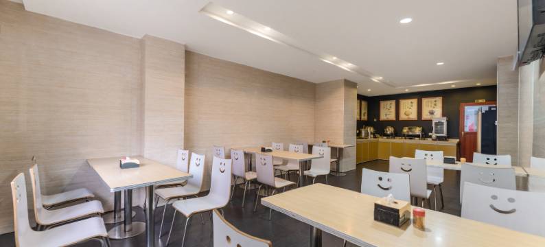 征途酒店(高州挂榜岭森林公园店)图片