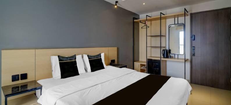 Collection O near Stadion Utama Gelora Bung Karno formerly The Archies图片