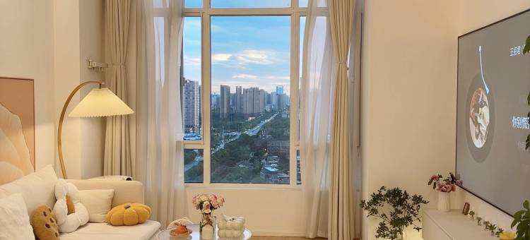 沐风•轻奢影院loft公寓(力高雍湖国际鱼尾洲地铁站店)图片