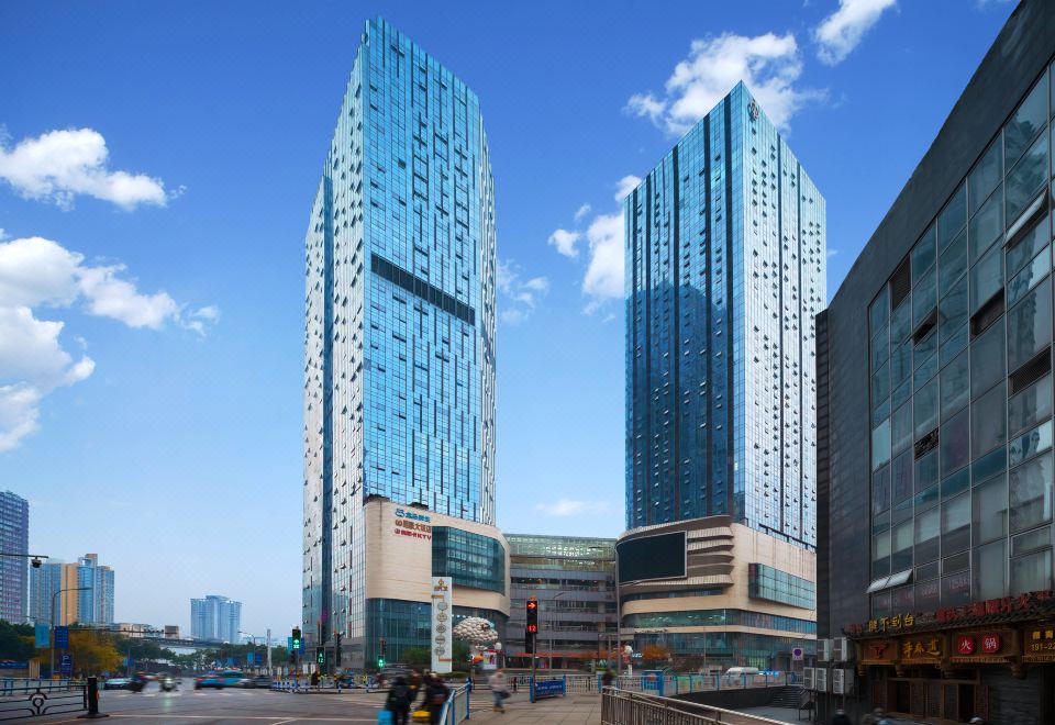建国铂萃酒店(重庆杨家坪步行街店)外景图