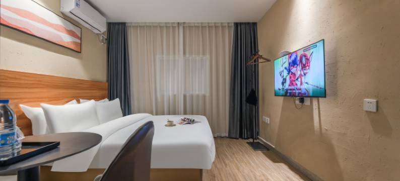 至兰居酒店(宁波鄞州万达广场店)图片