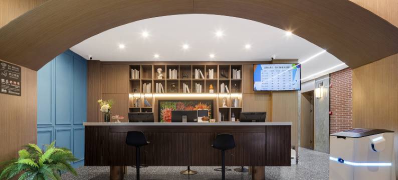 喜鹊CC酒店(郑州中原万达广场二砂地铁站店)图片