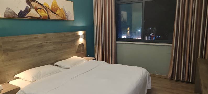 诚辉宾馆(郑州省体育中心店)图片