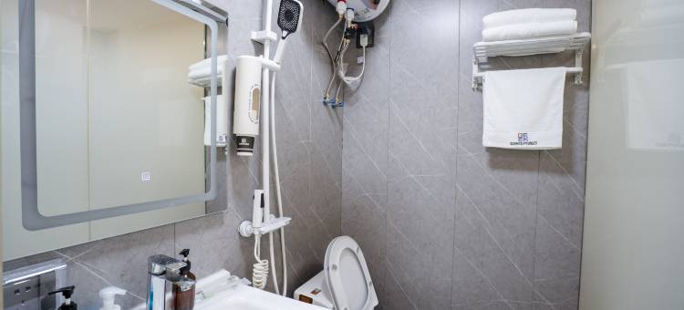 极客电竞酒店(沈阳东北大马路店)图片