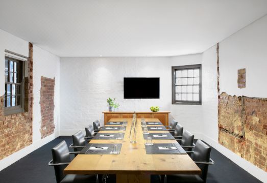 Peppers Gallery Hotel Canberra Hotel Overview