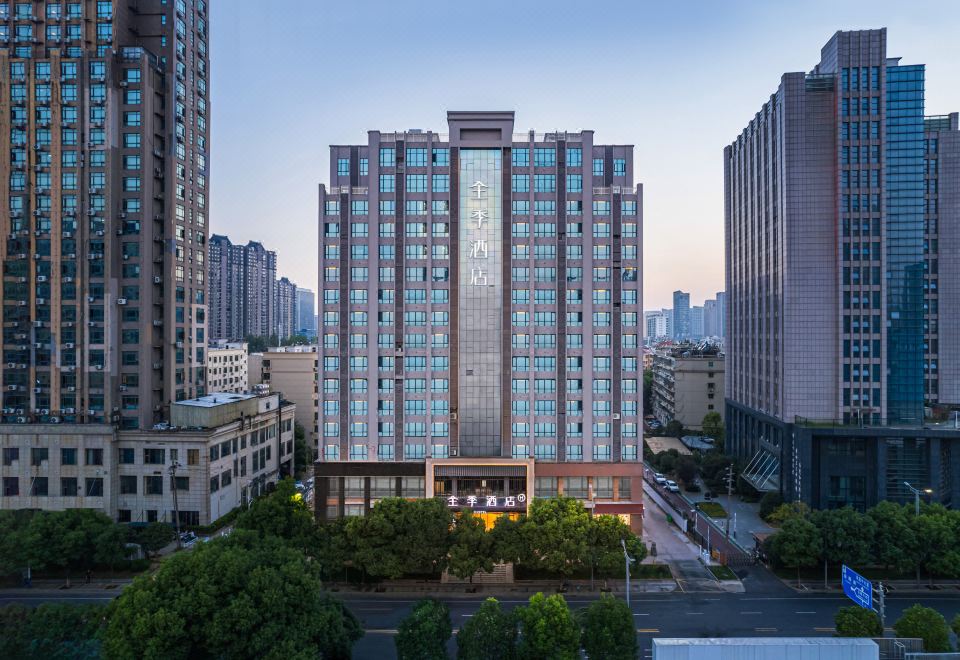 全季酒店(南昌红谷滩铜锣湾广场店)外景图