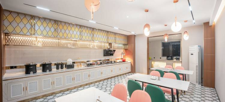 白玉兰酒店(麻城高铁站商贸城店)图片