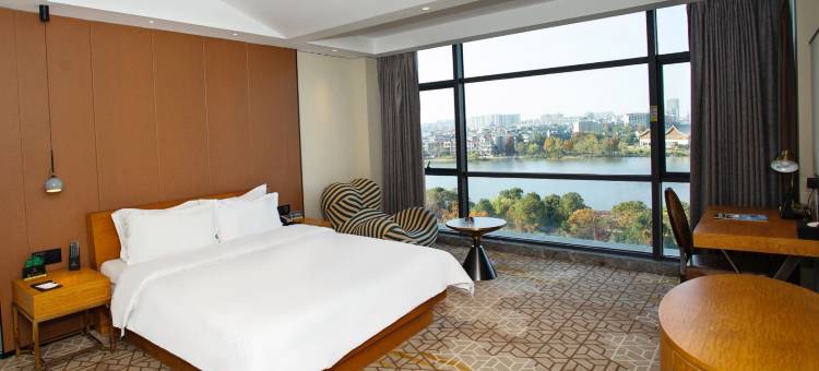 鄱阳怡家艺术酒店图片