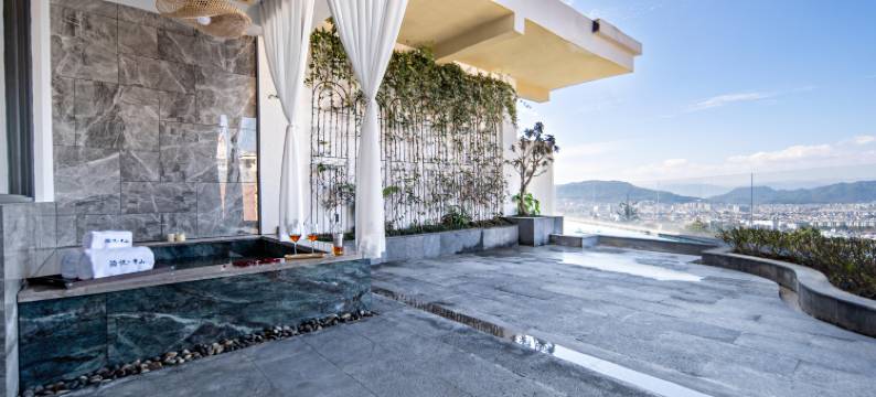 腾冲聆荷渡·泊悦半山温泉酒店图片