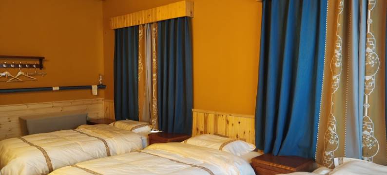 夏河红石国际青旅(拉卜楞寺店)图片