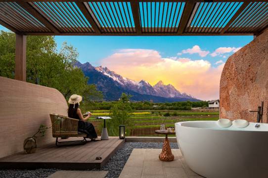 既山行 MountainTrip•日照金山丨雪山观景牧场野奢设计师度假酒店图片