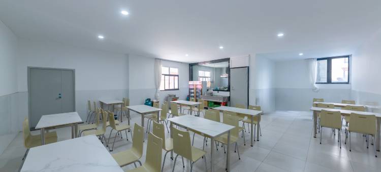 艺龙瑞云酒店(拉萨贡布堂路万达广场店)图片