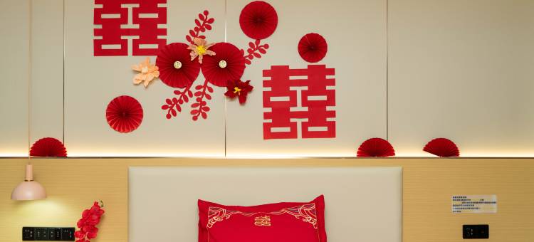 LuckySeven芭乐酒店(临高汽车站城市购物公园店)图片