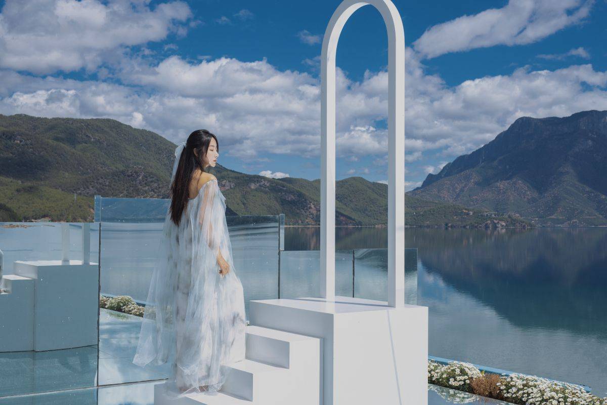 三色云河(泸沽湖大落水店)图片