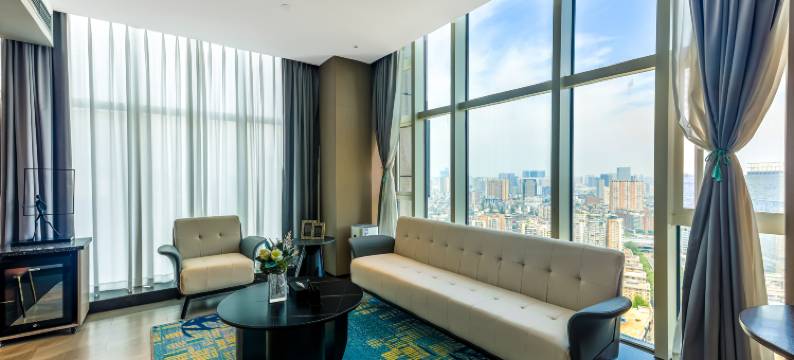 成都首城三江里酒店(东郊记忆天府熊猫塔店)图片