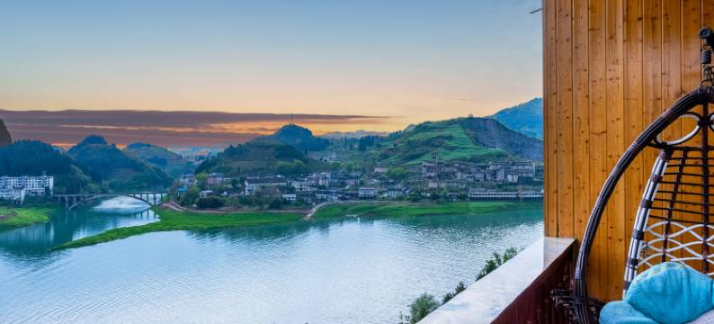 十二城·山河图280°一线江景度假云宿(芙蓉古镇大瀑布店)图片
