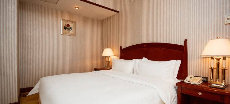 鞍山五环大酒店图片