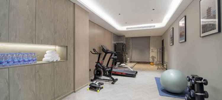 丽橙酒店·智(武汉理工大学南湖佰港城店)图片