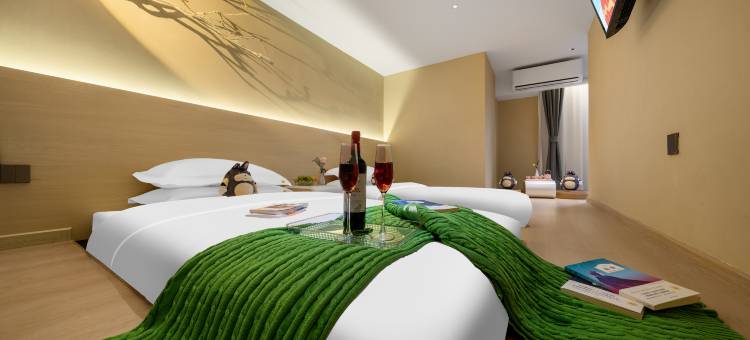 龙猫精灵酒店(成都宽窄巷子文殊院地铁站店)图片