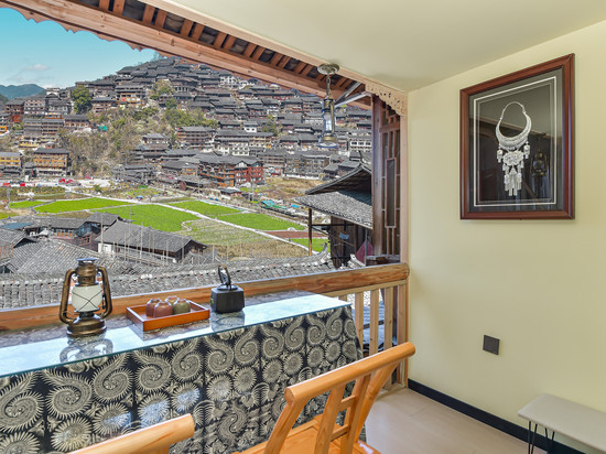 苗岭良栖全景美宿(西江千户苗寨一号风雨桥店)