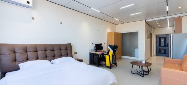 草莓熊电竞民宿(青县政府店)图片