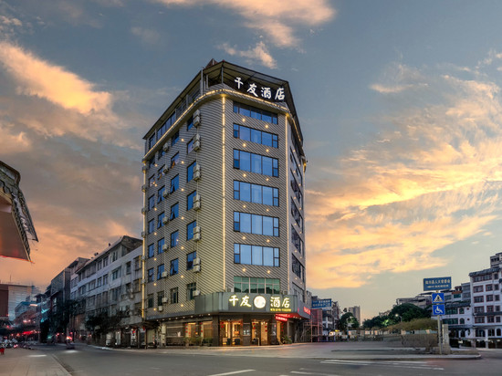 千友江景酒店(陆川步行街高铁站店)