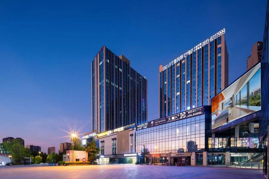 Smart·斯瑪特空中酒店(自貢華商國際城南湖體育中心店)