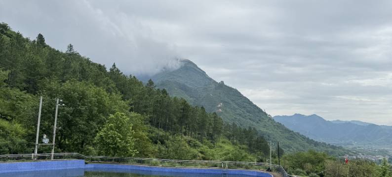 横峰东坡逸居图片