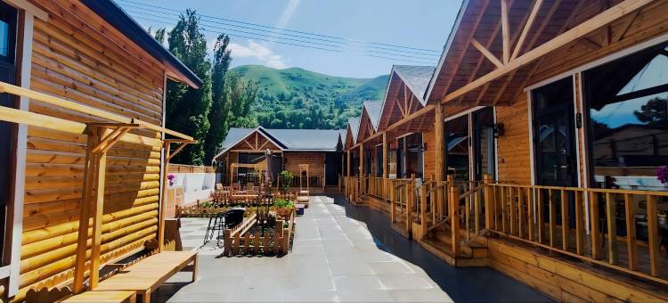 尼勒克楠山北民宿 (蜜蜂小镇店)图片
