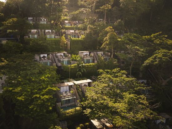 洲至奢选普吉岛丁索度假村及别墅