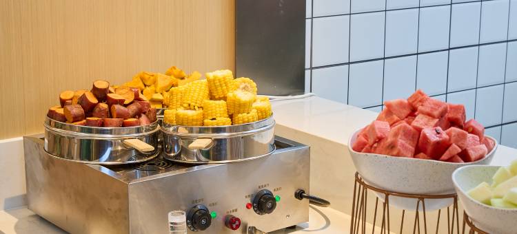 柏纳酒店(那拉提旅游风景区店)图片