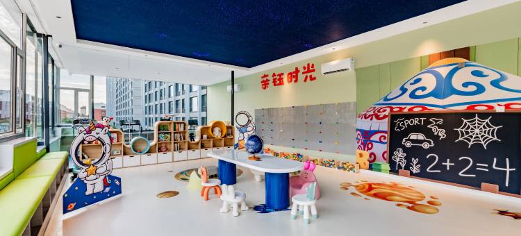 钰伦酒店(乌兰察布之夜高铁站店)图片