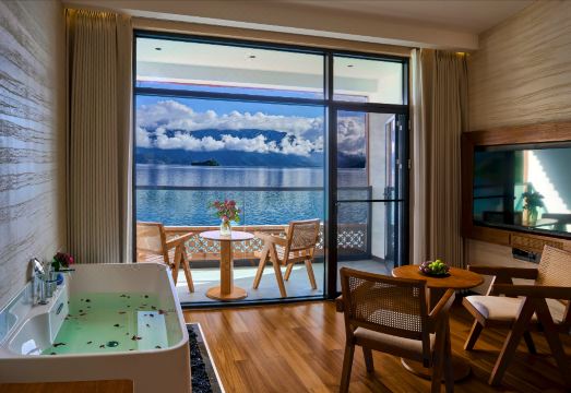 泸沽湖望舒·牧湖酒店外景图