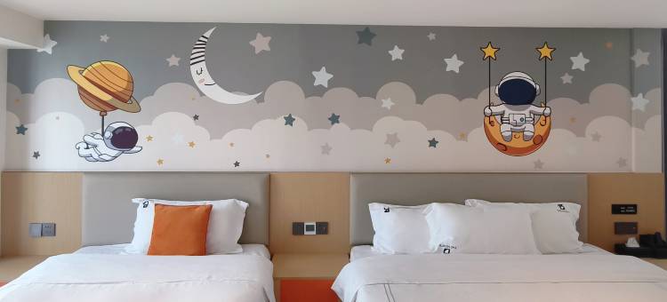 慕名轻奢民宿(华商国际城店)图片